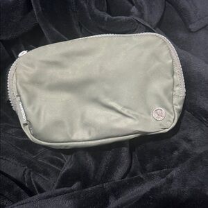 lululemon grey sage everywhere belt bag